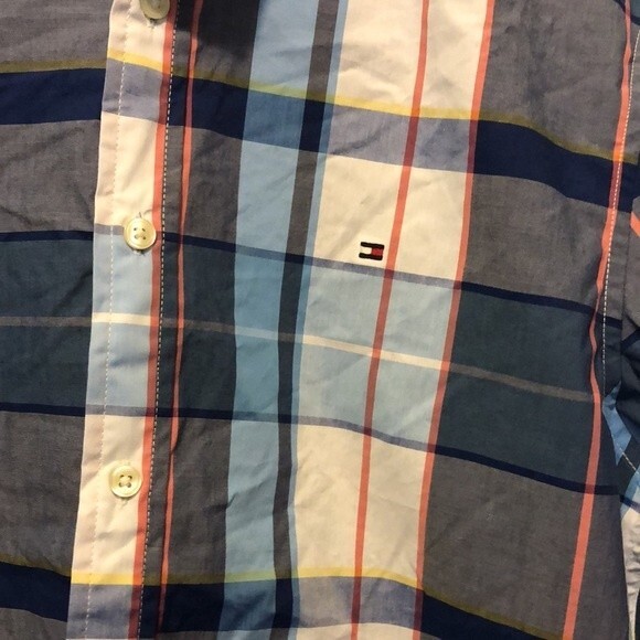 Tommy Hilfiger size medium button down short sleeve - Picture 3 of 9
